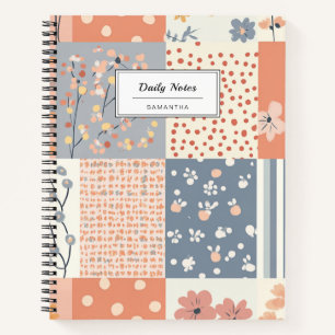 Romantisches Blumenpatchwork in Rosé und Elfenbein Notizbuch