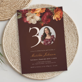 Romantisches Burgund-Floral Foto 30. Geburtstag Einladung