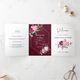 Romantisches Burgundy Red | Blush Pink Floral Wedd Dreifach Gefaltete Ankündigung