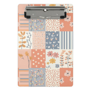 Romantisches florales Patchwork in Rosé und Elfenb Mini Klemmbrett