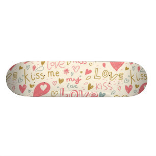 Romantisches Muster mit Herzen und den Lippen Skateboard