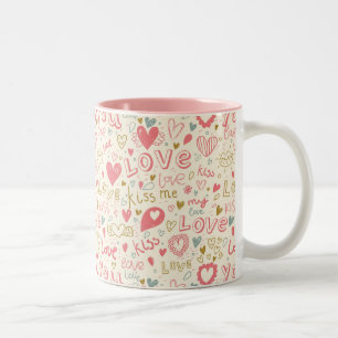 Romantisches Muster mit Herzen und den Lippen Zweifarbige Tasse
