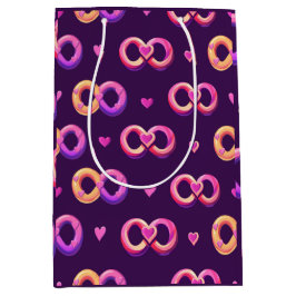 Romantisches nahtloses Muster mit Herz und Hochzei Mittlere Geschenktüte