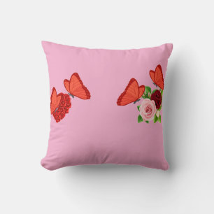 Romantisches rosa Kissen mit Schmetterlingen und R