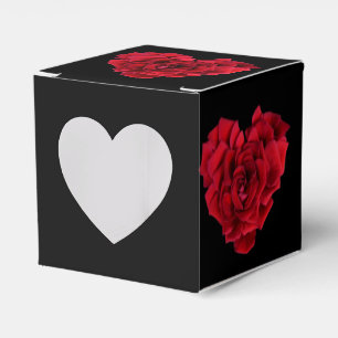 Romantisches rotes Rosenherz auf Schwarz Geschenkschachtel