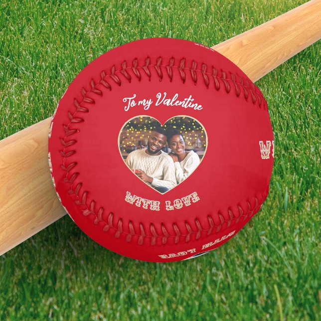 Romantisches rotes Valentinstag-Foto & Text nach W Baseball (A red baseball for Valentine's Day, with custom photo in a heart shape and personalized message)