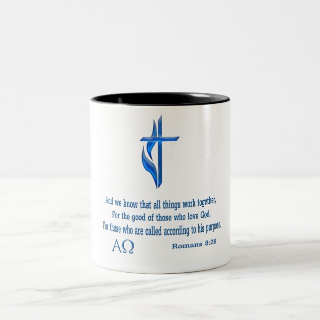 Römer 8:28 Geschenke Zweifarbige Tasse (Mittel)