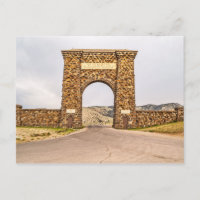 Roosevelt Arch am Nordende von Yellowstone