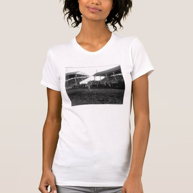 Roping Tricks an einem Rodeo T-Shirt (Vorderseite)