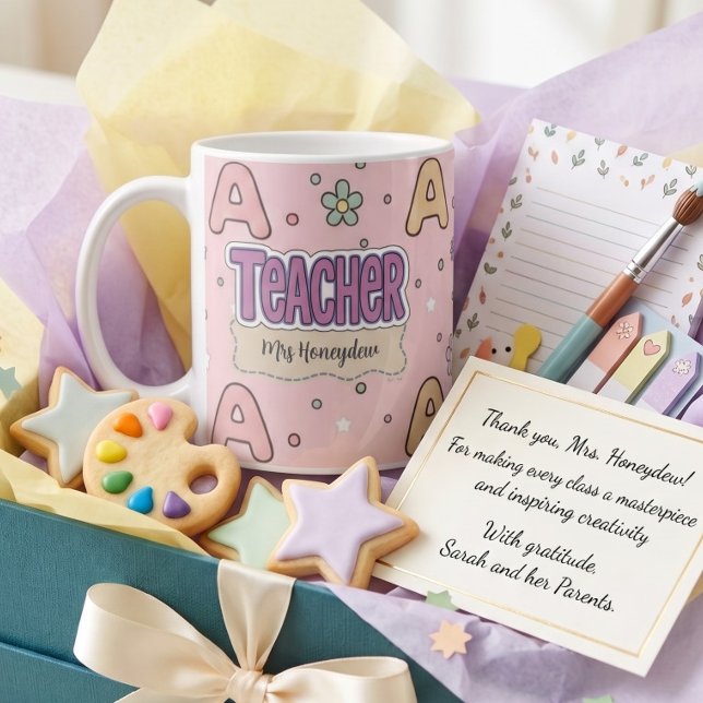 Rosa Alphabet-Lehrer-Schulmuster  Kaffeetasse (Von Creator hochgeladen)