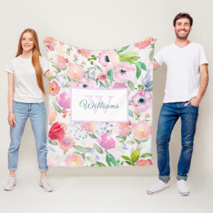 Rosa Aquarellblumen Familienname mit Monogramm Fleecedecke