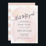 Rosa Aquarellfarbe x Gold Spritzer Bat Mitzvah Einladung<br><div class="desc">Dieses stilvolle und elegante Bat Mitzvah lädt mit einem watecfarbenen,  rosa Hintergrund mit Imitaten goldenen Spritzern und Buchstaben in schwarz ein. Auf der Rückseite ist ein weißer Hintergrund mit rosafarbenen Streifen erkennbar. Personalisieren Sie es für Ihre Bedürfnisse. In meinem Geschäft finden Sie passende Produkte.</div>