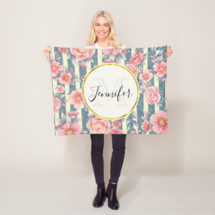Rosa Aquarellfarben-Blume auf Streifen Monogramm Fleecedecke