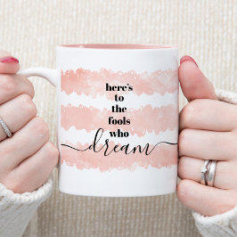 Rosa Aquarellstreifen Hier sind die Tümmler Zweifarbige Tasse