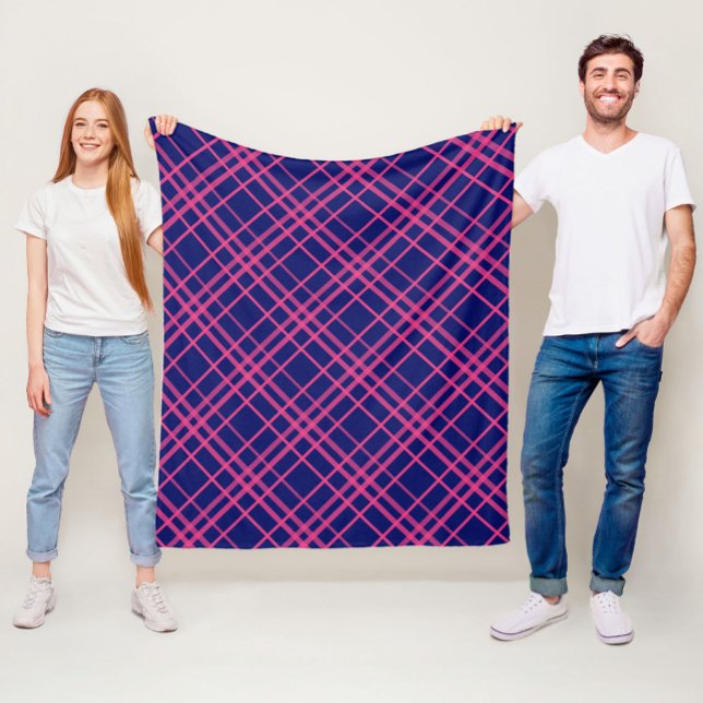 Rosa auf blauem Tartan Kariertes Muster Fleecedecke (Von Creator hochgeladen)