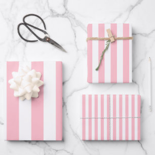 Rosa auf weißen Streifen verschiedener Größen. Geschenkpapier Set