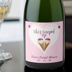 Rosa aufgetauchte Eiscreme-Herz-Brautparty