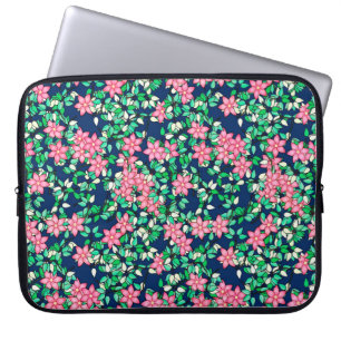 Rosa Blume, dunkelblauer Hintergrund Laptopschutzhülle
