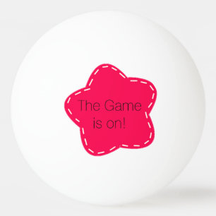 Rosa Blume mit Ping Pong-Sprichwort Tischtennisball