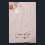 Rosa Blume Script Terracotta Personalisiert Geschirrtuch<br><div class="desc">Genießen Sie Ihren Küchenstil mit unserem rosafarbenen Küchentuch, das sich durch eine perfekte Mischung aus modernem Design und Praxisnähe auszeichnet. Mit einer Aquarellblume in Rosa mit elegantem Blattwerk und Raum, um sich zu einem der netten Accessoires zu machen, bringen diese Essentials eine Touch von klassischem Charme in jeden Kochbereich. Diese...</div>