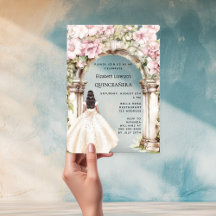 Rosa Blumenranken weißes Kleid klare Quinceanera