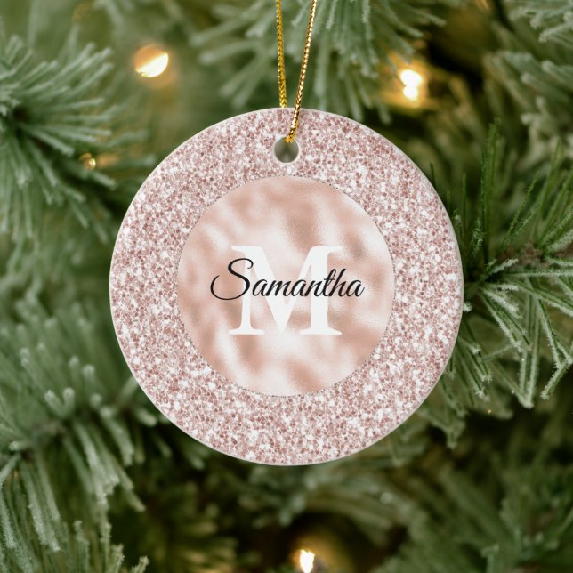 Rosa Blush Glitzy Glitzern Monogram Keramik Ornament (Baum)