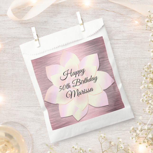 Rosa Blush Lotus Blume Geburtstag Personalisiert Geschenktütchen (Ausgeschnitten)