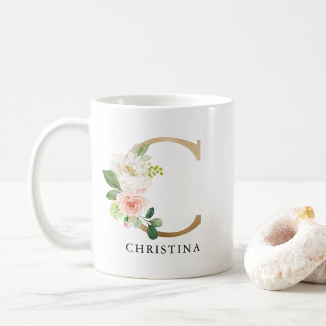 Rosa Blütenfarben, goldener Letter C Monogramm Kaffeetasse (Mit Donut)