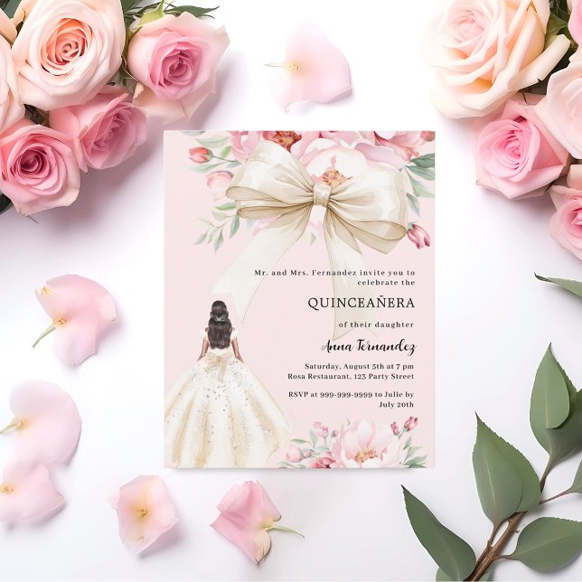 Rosa Bogen Blütencreme Kleid Quinceanera Einladung (Von Creator hochgeladen)