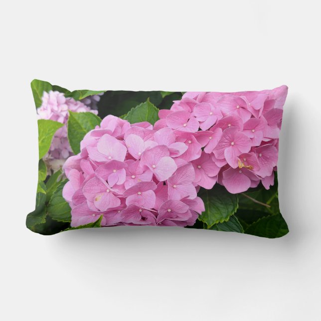 Rosa Bouquets von Hydrangeas Lendenkissen (Vorderseite)
