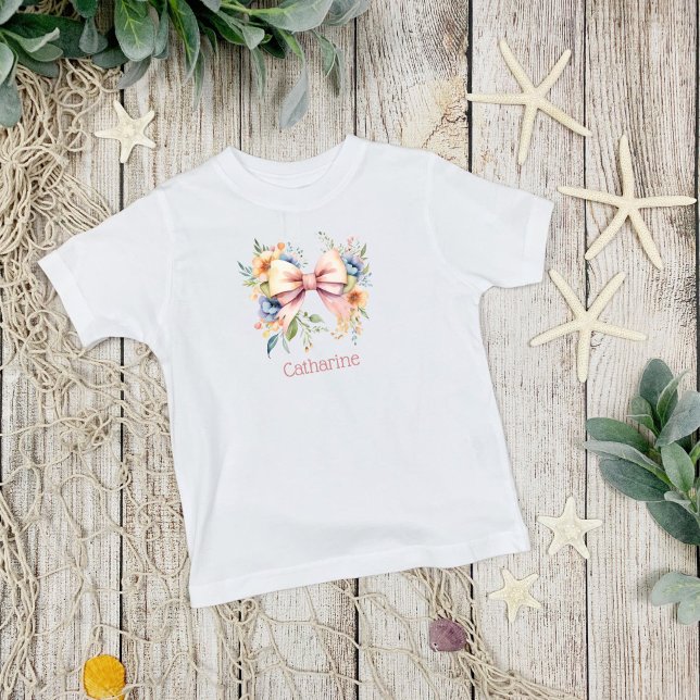 Rosa Bow Monogram Coquette Wasserfarbe Blume Baby T-shirt (Pink bow watercolor florals monogrammed baby toddler t-shirt)
