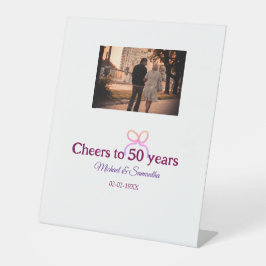 Rosa Bug jubelt auf 50-jährige Hochzeit Sockelschild