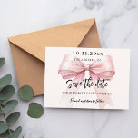 Rosa Bugcreme Sweet 16 Save the Date Karte<br><div class="desc">Ein modernes und elegantes Save the Date für einen süßen 16. Die Creme ist in beige gehalten und mit einem großen rosa Bogen geschmückt. Personalisieren und hinzufügen von Datum,  Ort,  Name und Alter.</div>