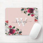 Rosa Burgund Wasserfarbe Rose Mit Monogramm Mousepad<br><div class="desc">Rosa bordeauxfarbene botanische Rose mit Blumenmotiv personalisierte mit Monogramm Mouse Pad. Burgund,  Marsala,  Rose mit weißer Wasserfarbe,  botanisches Blumenchichendesign mit dunkelgrünen Blätter und Beeren auf pastellrosa Hintergrund. Freuen Sie sich auf ein elegantes Wirbles handgeschriebenes Typografie-Design mit Ihrem Namen,  Monogramm und hübschen bordeauxfarbenen,  weißen Rose. Perfektes weibliches Geschenk.</div>