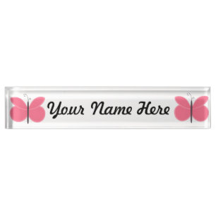 Rosa Cartoon-Schmetterling Namensplakette