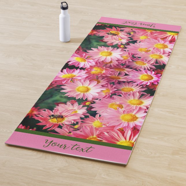 Rosa Daisy Blume und Hummeln Personalisiert Yogamatte (Beispiel)