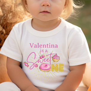 Rosa Dessert Süße Eines Mädchen 1. Geburtstagsoutf Kleinkind T-shirt