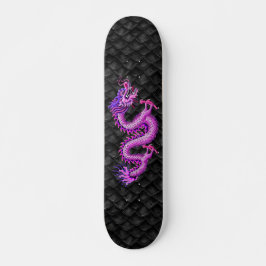 Rosa Drache auf Drachenskala Skateboard