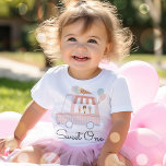 Rosa Eiscreme Süß 1. Geburtstag Party Outfit Baby T-shirt<br><div class="desc">Pink Ice Creme Sweet One 1st Birthday Party Outfit Baby T - Shirt Alle Designs sind © PIXEL PERFECTION PARTY LTD</div>