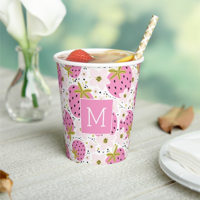 Rosa Erdbeeren Custom Monogram Pappbecher (In Situ)