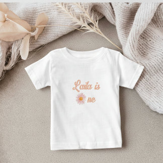 Rosa Errötende Groovy Daisy Geburtstag Personalisi Baby T-shirt