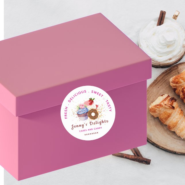 Rosa feminine Kuchen und Bonbons Runder Aufkleber (Von Creator hochgeladen)