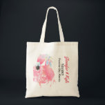 Rosa Flamingo Gastgeschenk Hochzeit Tote Tag Tragetasche<br><div class="desc">Große Hochzeit wiederverwendbare Leinwand Tasche mit schönen Kunstwerken eines rosa Flamingo. Personalisieren Sie den rosa und schwarzen Text für Ihre Hochzeit. Praktische Tasche für Mama,  alles zu tragen,  was extra benötigt wird,  für die Hochzeit,  als Gunstbeutel für die abgelegenen Gäste und Geschenktaschen für Ihre Hochzeitsfeier.</div>