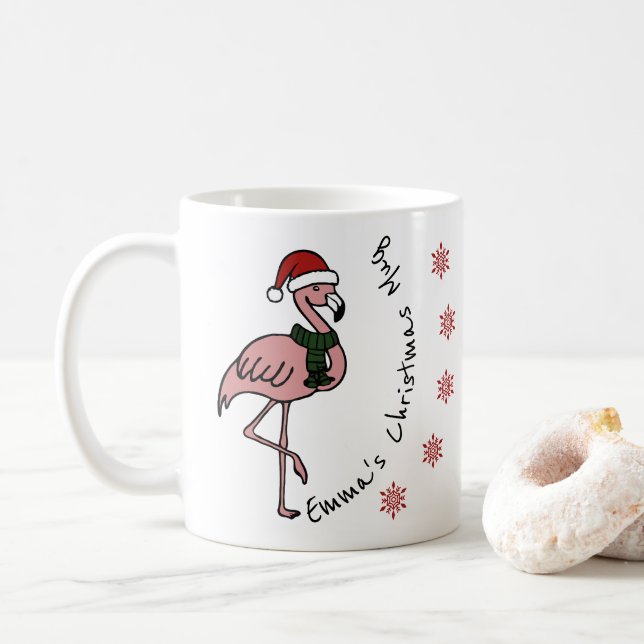 Rosa Flamingo mit personalisiertem Weihnachtsnamen Kaffeetasse (Mit Donut)