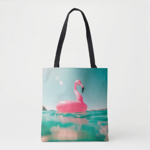 Rosa Flamingo schwimmen auf dem Körper des Wasser