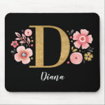 Rosa Floral Monogramm Mousepad<br><div class="desc">Ein wunderschönes,  mit Monogramm,  rosafarbenes,  blumenfarbenes Mauspad mit rosa Blume und einem Imitat goldenen monogramm Buchstaben D auf schwarzem Hintergrund. Personalisieren Sie das Mauspad,  indem Sie unter dem Monogramm Ihren Namen hinzufügen. Macht ein lustiges Geschenk für einen Freund oder für eine Brautjungfrau. Entworfen für Sie von BlackBerry Boulevard.</div>
