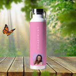 Rosa Foto weiß Trinkflasche<br><div class="desc">Ein trendiger, rosa Hintergrund. Personalisieren und fügen Sie Ihren Namen und ein Profil-Foto.</div>
