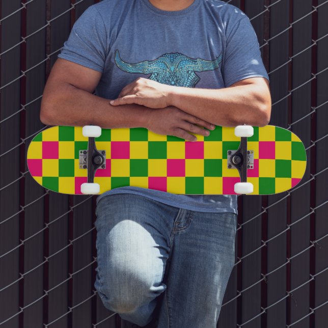 Rosa Gelb Grün Kariertes Musterdesign  Skateboard (Außenbereich 3)