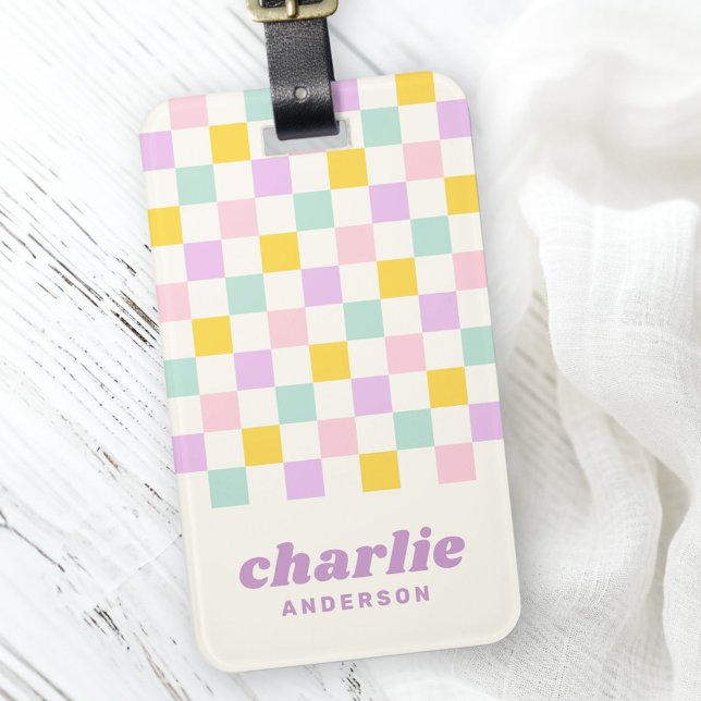 Rosa gelb lila blaue Schachbrettname Gepäckanhänger (Pink yellow purple blue checkerboard name luggage tag)