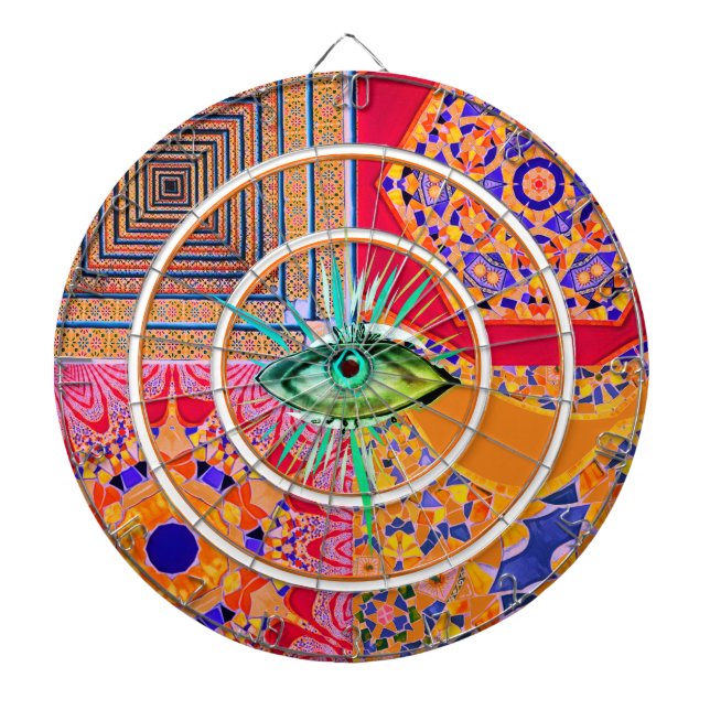 rosa gelbe geometrische Fliesen und ein Auge Dartscheibe (vorne)